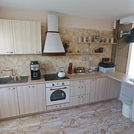 Juro Guest House Шяуляй Экстерьер фото