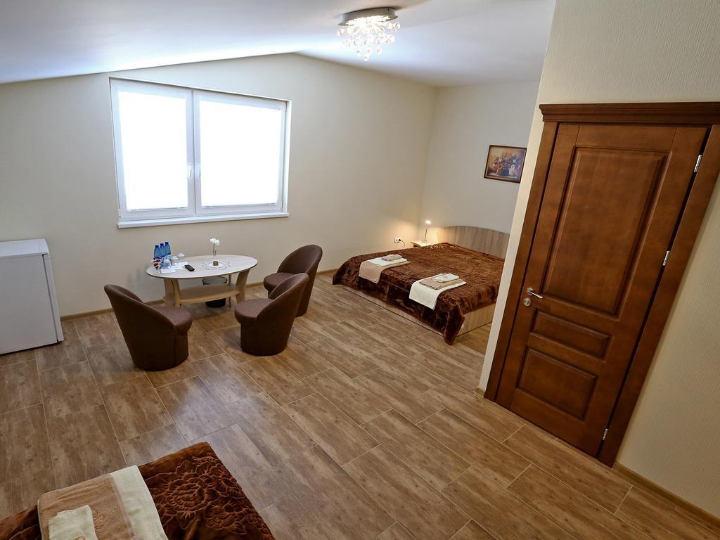 Juro Guest House Шяуляй Экстерьер фото