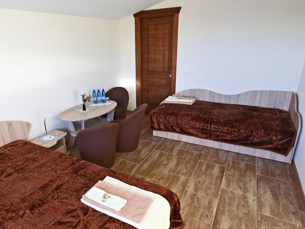 Juro Guest House Шяуляй Экстерьер фото