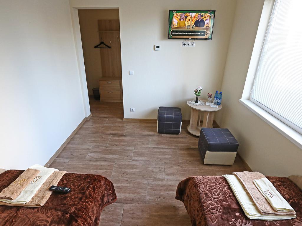 Juro Guest House Шяуляй Экстерьер фото